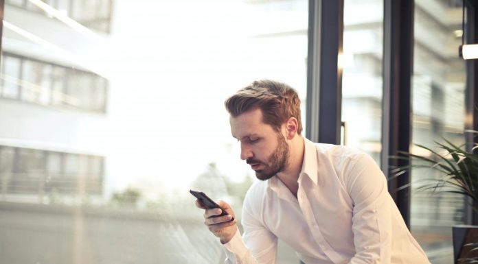 Где скачать приложения для смартфона?