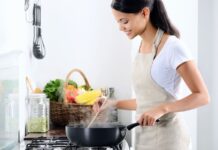 Газовые варочные поверхности из нержавеющей стали: какие современные функции отличают их от обычных плит