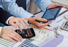 Почему организации привлекают бухгалтеров из сторонних компаний