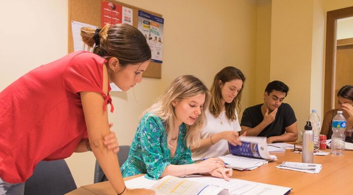 Почему испанский лучше изучать в общении с носителем языка