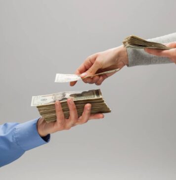 Стоит ли занимать у друзей вместо кредита?