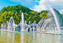 Для прогулок и развлечений: топ-10 лучших парков Москвы