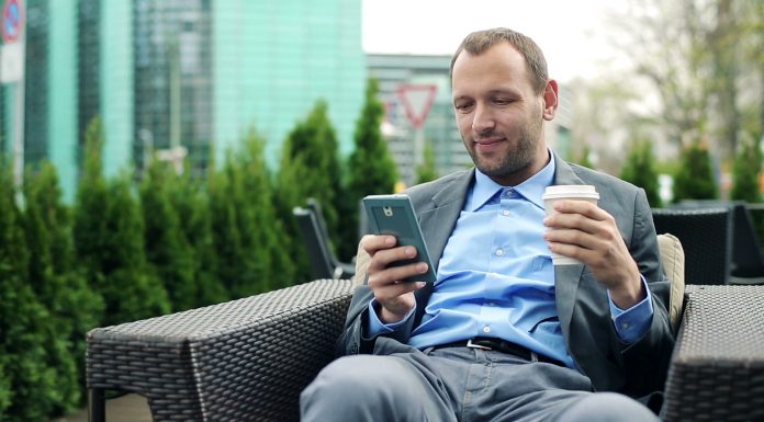 Зачем бывает необходимо скачать Гугл Плей Маркет, и где найти его обзор