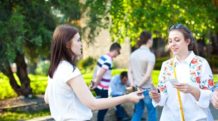 Раздача листовок как дополнительный способ заработка