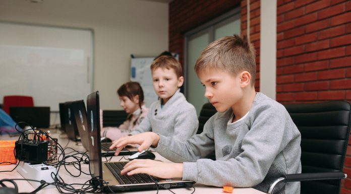 Где выучить недорого ребенка программированию: советы