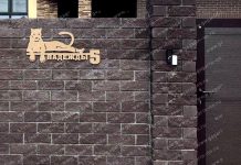 Где заказать качественные уличные таблички: критерии выбора