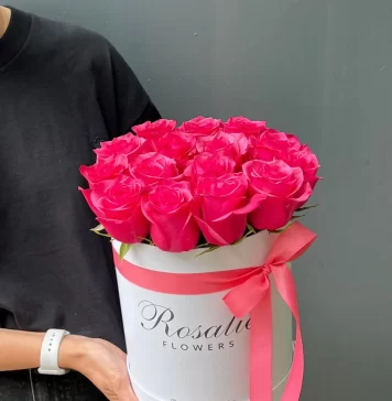 Какой букет из свежих цветов обрадует жительницу Алматы: как понять, что розы свежие