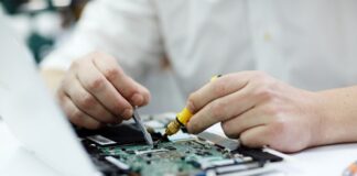 Что делать, если ноутбук Acer не включается: инструкция от экспертов