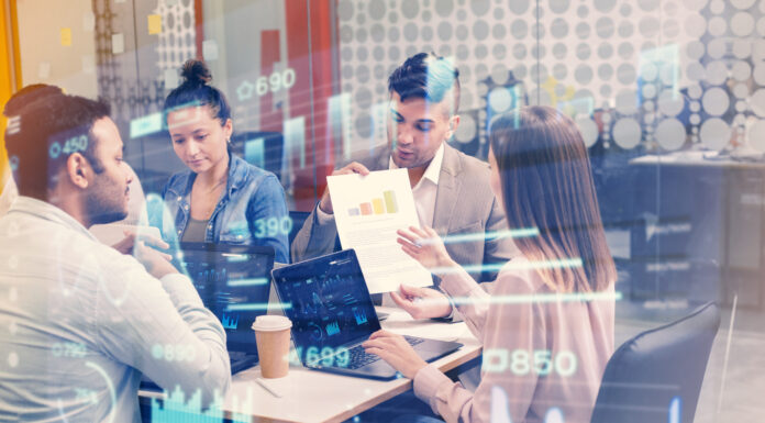 Разработка ПО на заказ vs. готовые решения: что выбрать бизнесу