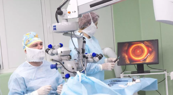 Микрохирургия глаза: каких неудобств и регулярных трат она позволит избежать