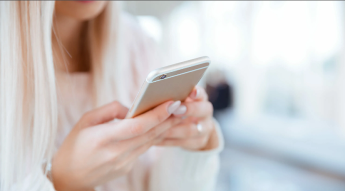 СМС рассылки: какие организации пользуются такой услугой