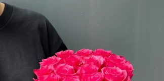 Какой букет из свежих цветов обрадует жительницу Алматы: как понять, что розы свежие