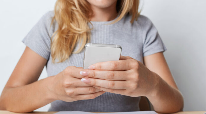 Плюсы использования обратного поиска по номеру телефона: как это работает